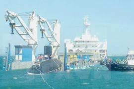 Arriba al puerto Cam Ranh submarino Kilo HQ-186 Da Nang