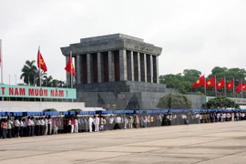 Más de 63 mil personas llegan a Mausoleo de Ho Chi Minh
