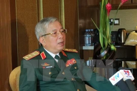Viceministro de Defensa vietnamita recibe a agregados militares japoneses