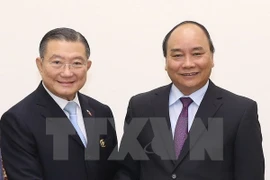 Premier vietnamita se compromete a crear entorno favorable a inversores foráneos