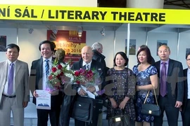 Ciudadano vietnamita gana Premio de Diccionario de República Checa