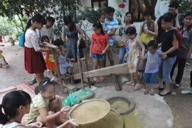 En Hanoi amplias actividades en saludo al Día Internacional del Niño
