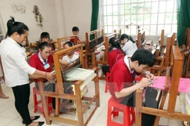 Ayuda financiera de Noruega a niños discapacitados vietnamitas