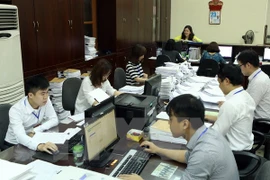 Parlamento de Vietnam continúa sesiones de trabajo con análisis de proyectos de ley