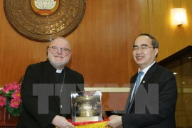 Dirigente de Frente de la Patria de Vietnam recibe a cardenal alemán