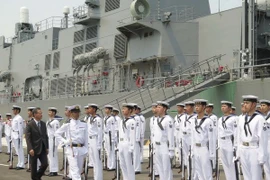 Buques de fuerza marítima de autodefensa de Japón arriban a Cam Ranh