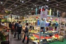 Sobresalen productos artesanales vietnamitas en feria en Hongkong