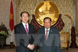 Visita a Laos del presidente de Vietnam capta especial atención de prensa