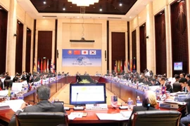 Funcionarios financieros de ASEAN y socios se reúnen en Vientiane