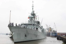 Buque naval de Canadá arriba Ciudad Ho Chi Minh