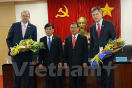 Empresarios holandeses exploran oportunidades de inversión en Binh Duong