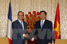Presidente Francois Hollande visita Ciudad Ho Chi Minh