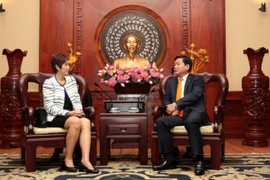 Impulsan cooperación económica entre Ciudad Ho Chi Minh y Singapur
