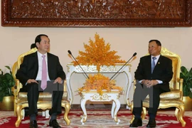 Presidente de Vietnam se reúne con líderes de Camboya