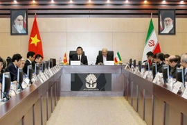 Presidente de Vietnam se reúne con líder supremo de Irán