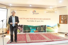 El embajador vietnamita, Ton Sinh Thanh, inauguró el programa. (Foto; VNA)