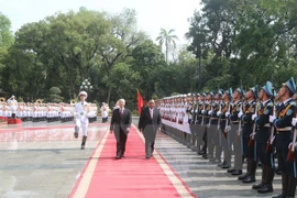 Nuevo presidente laosiano recibido en Hanoi