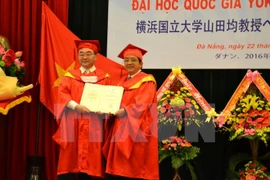 Distinguido profesor japonés con título honorífico vietnamita