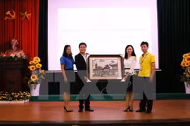 Jóvenes de Vietnam y China participan en diversas actividades de amistad