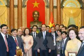 Presidente de Vietnam exhorta a empresariado a seguir ejemplo moral de Ho Chi Minh