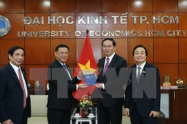 Urgen a Universidad de Economía de Ciudad Ho Chi Minh a ser centro de investigación