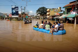 Inundaciones dejan dos muertos y tres desaparecidos en Indonesia
