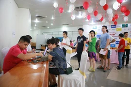 Hanoi honra a donantes de sangre ejemplares en 2016