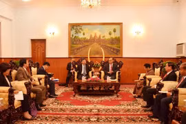 Fomentan Vietnam y Camboya lazos partidistas