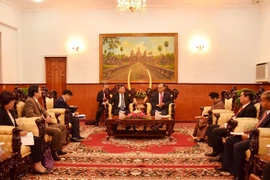 Fomentan Vietnam y Camboya lazos partidistas
