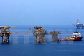 Vietnam aumenta importación de productos petroleros de países de ASEAN
