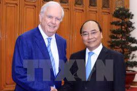 Premier recibe a profesor de Universidad estadounidense de Harvard