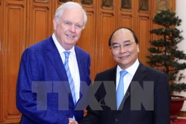 Premier recibe a profesor de Universidad estadounidense de Harvard