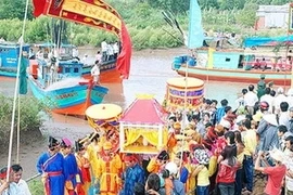 Festival “Nghinh Ong” reconocido como patrimonio cultural intangible nacional