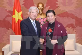 Recibe vicepresidenta parlamentaria de Vietnam a director regional de OMS