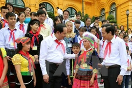Atención infantil es tarea estratégica de Vietnam, afirmó presidente