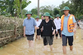 Vietnamitas juntan manos para ayudar a compatriotas afectadas por inundaciones