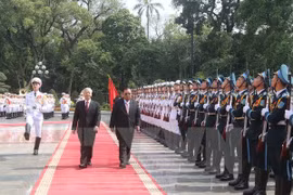 Líderes partidistas de Vietnam y Laos resaltan amistad tradicional bilateral