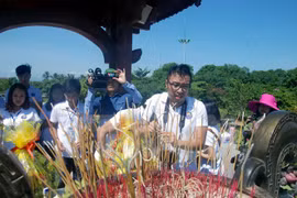 Jóvenes vietnamitas en ultramar rinden homenaje a mártires en Quang Tri