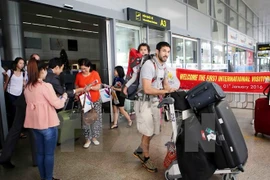 Continúan en alza llegadas de turistas extranjeros a Vietnam