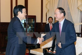 Presidente vietnamita solicita apoyo de Samsung a la industria auxiliar
