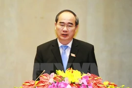 Líder de Frente de la Patria de Vietnam visita a piloto en accidente de Su-30MK2