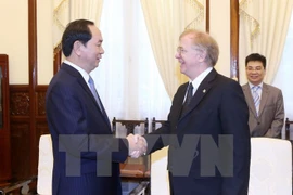 Recibe presidente de Vietnam a embajador canadiense