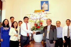 Autoridad de Ho Chi Minh felicita a fieles católicos en ocasión de la Pascua