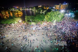 Luz azul se enciende en Hanoi por Día Mundial de Diabetes