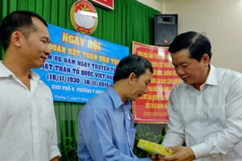 Dirigente partidista de Ciudad Ho Chi Minh asiste a fiesta de unidad nacional