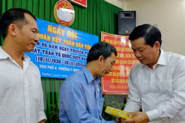 Dirigente partidista de Ciudad Ho Chi Minh asiste a fiesta de unidad nacional