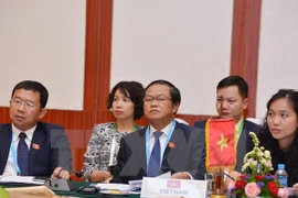 Líderes de AIPA apoyan el desarrollo de comunidad de ASEAN