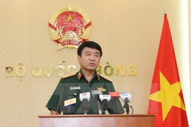 Delegación militar de Camboya visita Vietnam