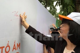 Lanzan en Vietnam programa para eliminar humo de tabaco en hogar