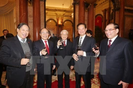 Líder partidista felicita a exdirigentes y veteranos en ocasión de Año Nuevo Lunar